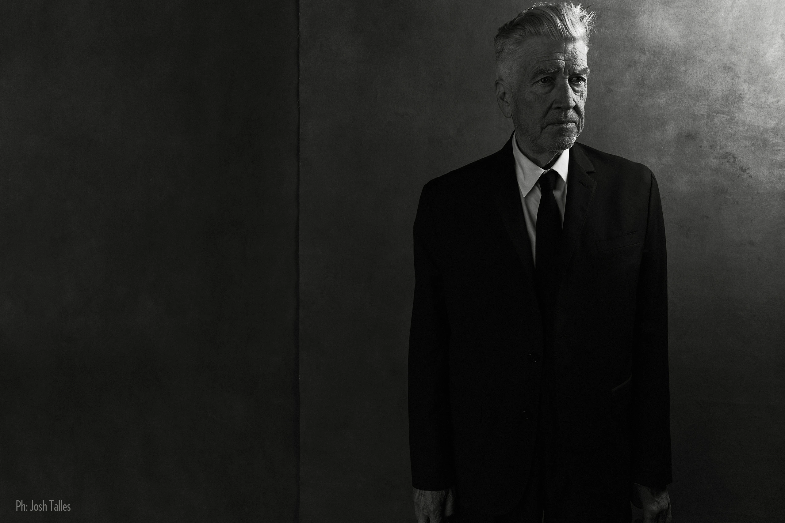 hand-painted-photo-studio-backdrops-4 Grey textured photo backdrop for portrait, fashion and fine art photography. Portrait of David Lynch by Josh Talles