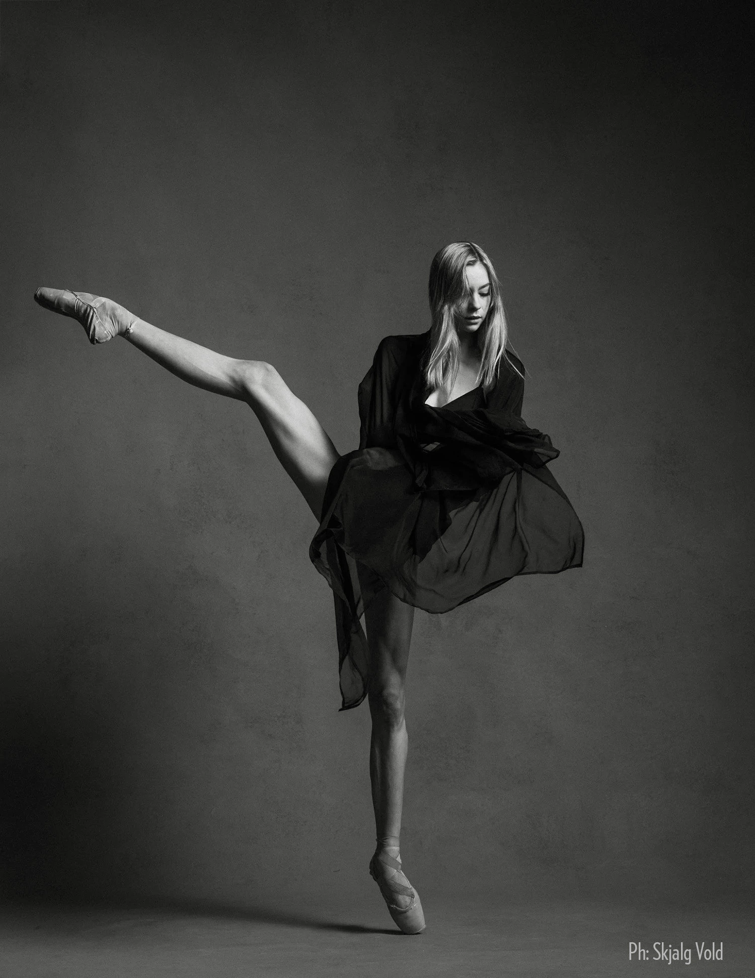 hand-painted-photography-backdrop Large grey hand painted canvas backdrop. Best for dance and fashion photography