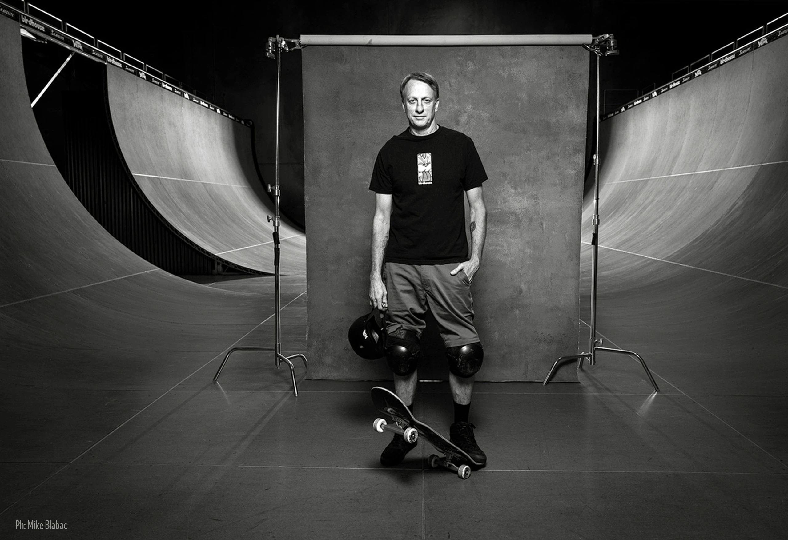 small-hand-painted-photography-backdrops-1 Small grey textured canvas backdrop for use on location. Portrait of Tony Hawk by Mike Blabac